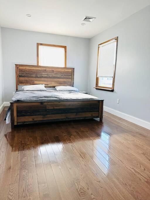 Cheerful 4-bedroom With Free Parking * Elmont