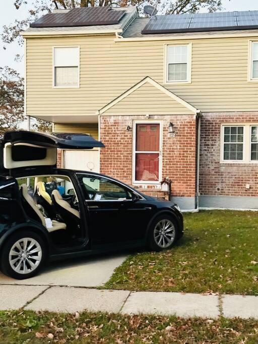 Cheerful 4-bedroom With Free Parking