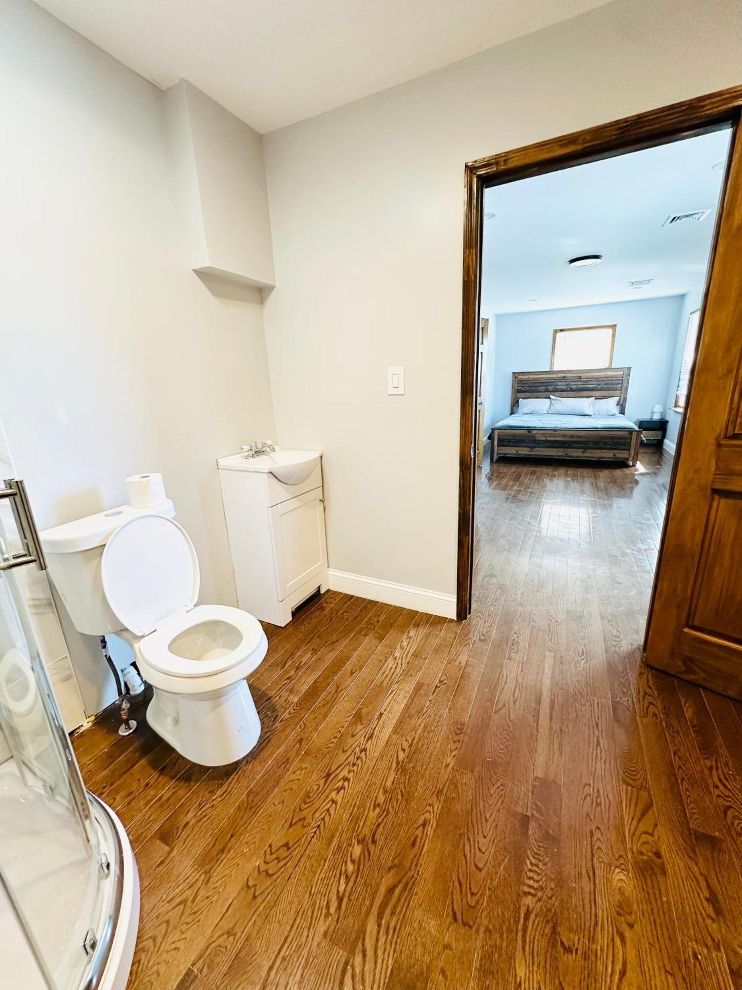 Cheerful 4-bedroom With Free Parking * Elmont
