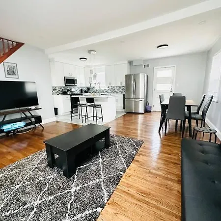 Cheerful 4-Bedroom Home With Free Parking Elmont Exterior foto