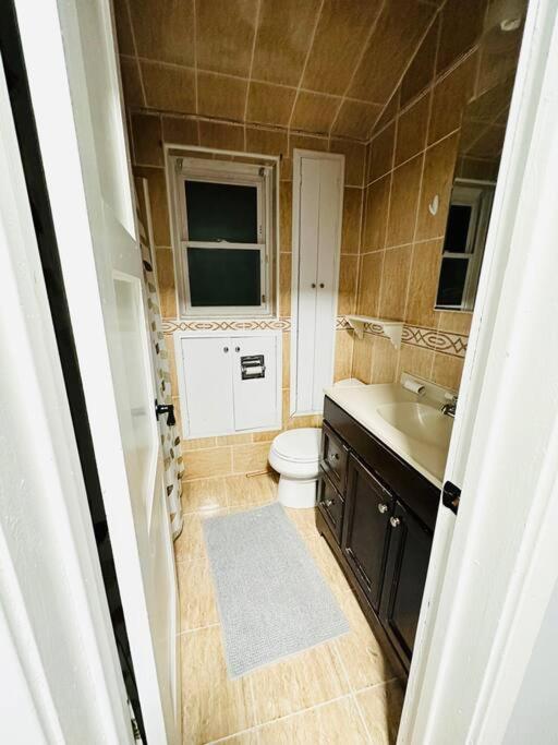 Cheerful 4-bedroom With Free Parking